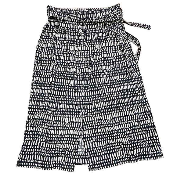 ‘S MaxMara Black & White Abstract Print Wrap Skirt - Picture 2 of 4